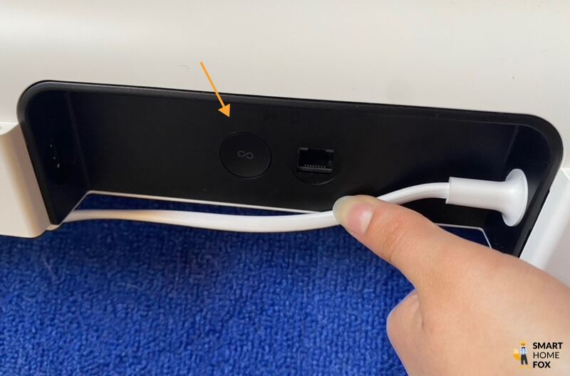 Sonos Arc in weiß mit schwarzer Rückseite